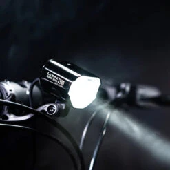 Lezyne Classic STVZO E500 Feu Avant Pour Vélo électrique -Vélos Matériel Magasin Lezyne 20121175 Classic STVZO E500 E Bike Frontlicht 1 LED ECLST V104AE 4